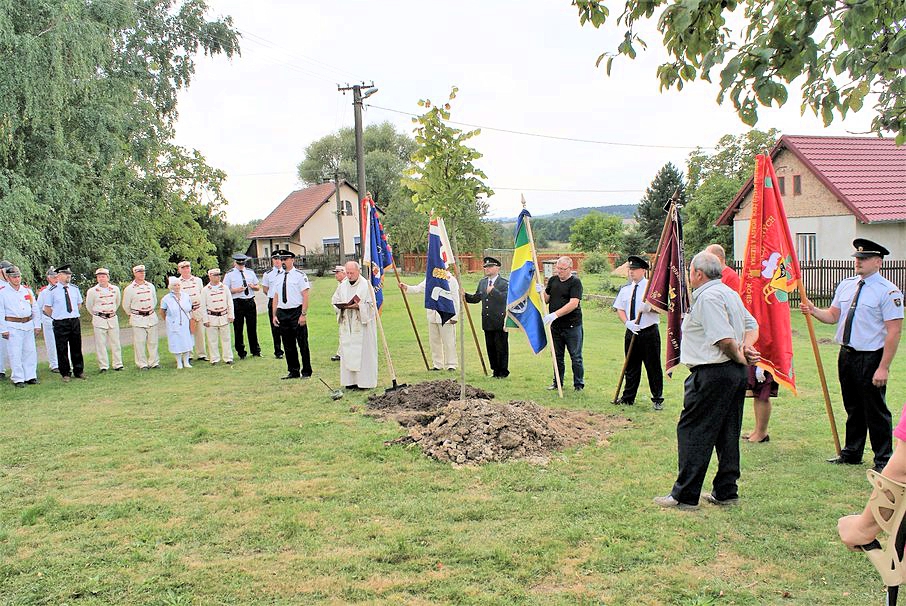 Oslava výročí 130 let od založení místního hasičského sboru.