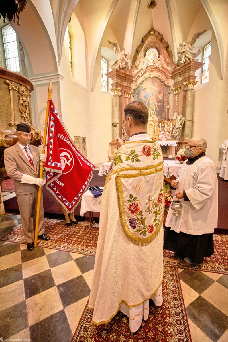 Žehnání sokolského praporu.