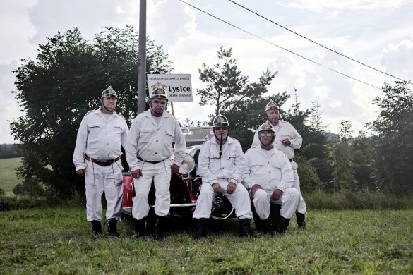 Hasiči v historických uniformách, slavnost v Kunčině Vsi.