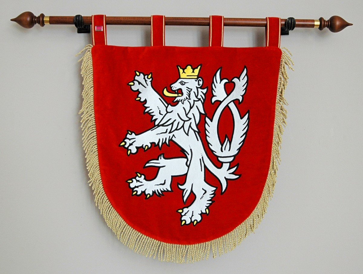 Vyšívaný malý státní znak České republiky