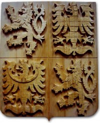 Dřevěný vyřezávaný znak ČR