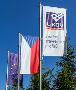 Ukázka uchycení venkovní vlajky na stožáru