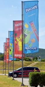 Venkovní reklamní tištěné vlajky, zakázka pro HARIBO