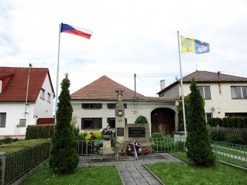 Venkovní vlajkosláva pro obce a města, zakázka pro obec Březce