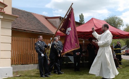 Přečtěte si, kterak ve Svojšovicích oslavili hasiči 65. výročí od založení sboru. 