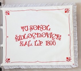 Přední strana vyšívané repliky praporu pro T.J. Sokol Židlochovice.