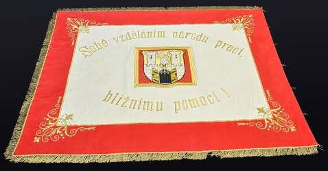 Čištění, konzervace praporu hasiči Moravské Budějovice (revers).