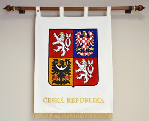 Slavnostní vyšívaný velký státní znak České republiky.