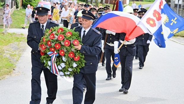 Naše státní vlajka slaví tento rok 100 let, uspořádejte nezapomenutelnou oslavu na její počest